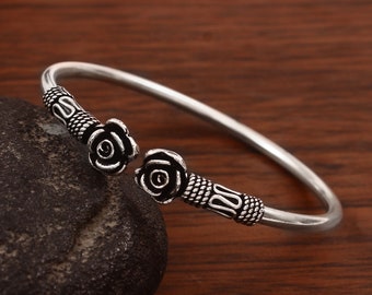 Pulseira de prata esterlina com flor de rosa - Joias indianas (2,3 polegadas)