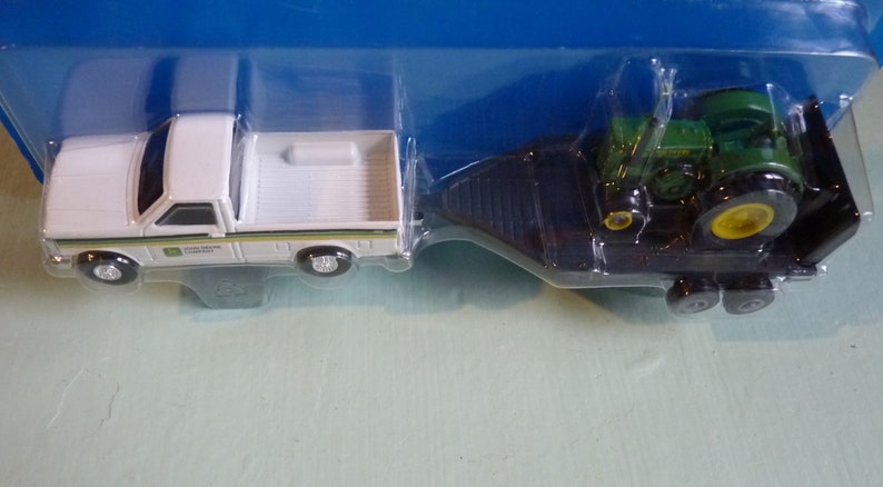 Toy Tractor NOS Vintage Diecast Farm Toy c1996 ERTL Farm Country John Deere 5924 Pickup with TractorTrailer John Deere EXCELLENT
