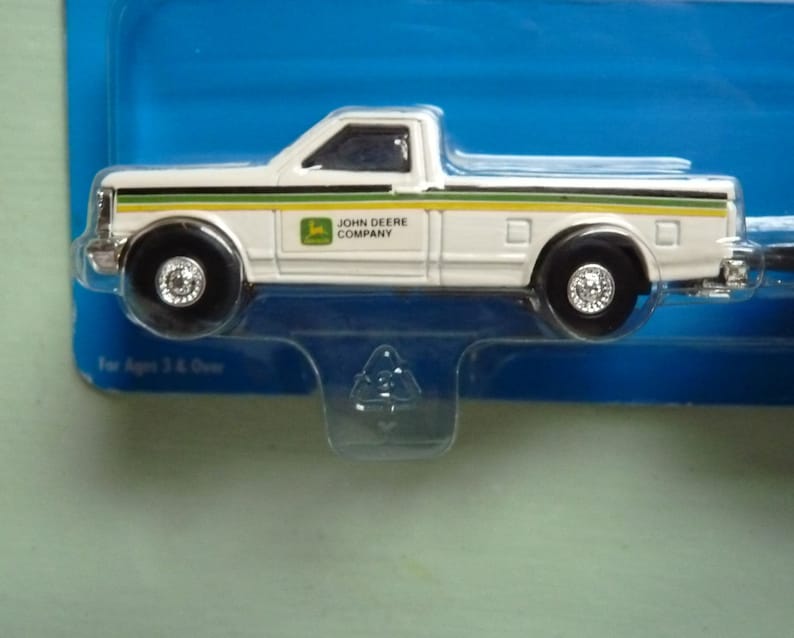 Toy Tractor NOS Vintage Diecast Farm Toy c1996 ERTL Farm Country John Deere 5924 Pickup with TractorTrailer John Deere EXCELLENT