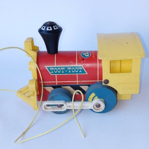 Vintage Fisher Price Toot- toot Train 643 Wood Pull Toy (su2)