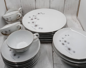 Vintage Platinum Star Burst By Creative Dinnerware Gray Spiked Blossoms & Stems Coupe