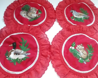 B Vintage Christmas Woodland Animals Coaster Doilies w/ Holly Trim Set of 4 Squirrel Duck Mouse & Pheasant  Holiday Decorations (cb2)