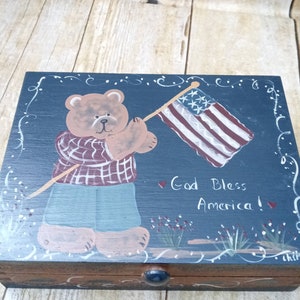 Vintage Patriotic Bear Wood Trinket Box American Teddy Bear w/ Flag Red White & Blue (b7)