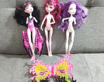 Monster High Dolls and Accessories For Parts (mt2)