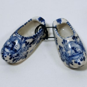 Vintage Dutch Blue & White Holland Ceramic Shoes /Clogs Set of 2 Flo Blue Windmill