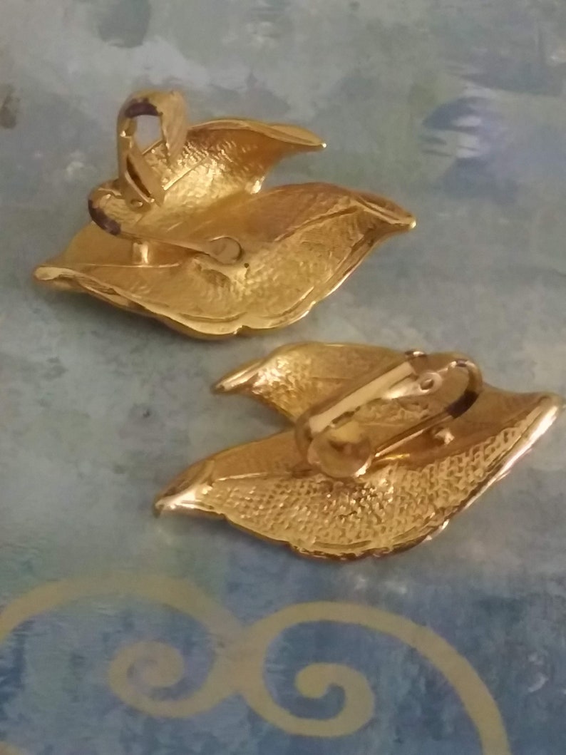 80s Gold Leaf Clip On Earrings Vintage Funky Jewelry jb