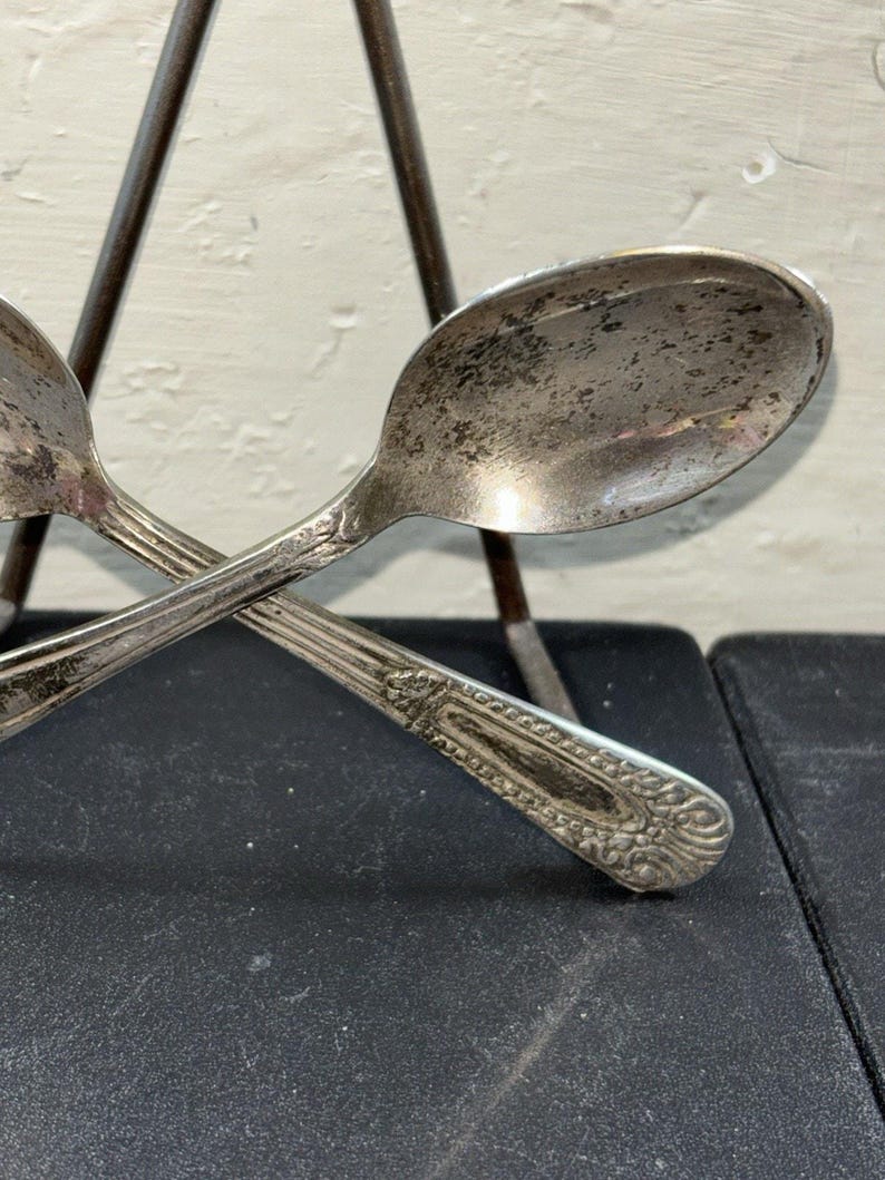 Anthropologie Crossed Silver Plated Spoon Stand Plate/Napkin/Art Holder 4.75” image 5