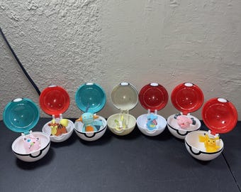 Pokémon Poke Balls TOMY Pokeball Throw N Pop Lot Of 7 W/ Figures