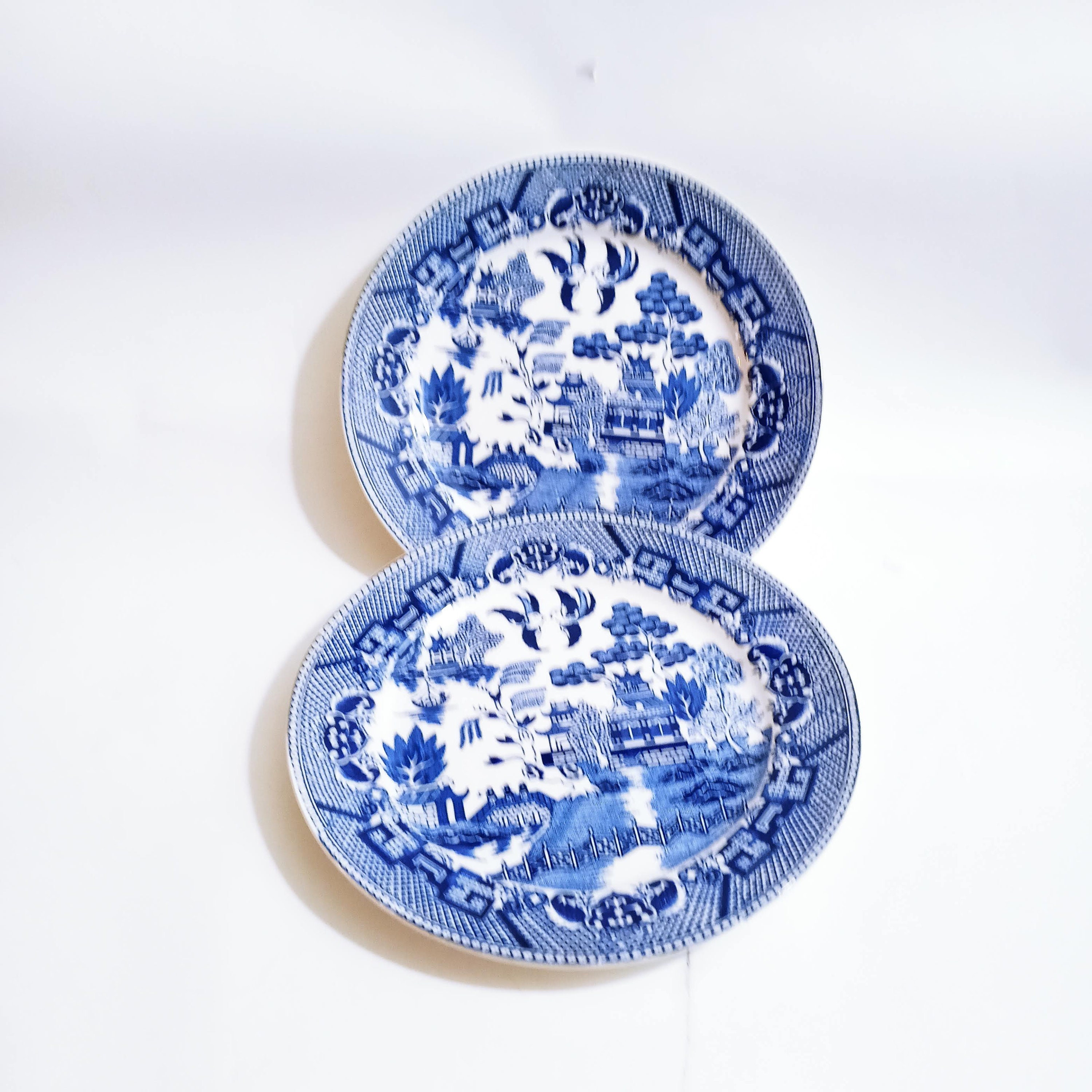 Vtg Blue Willow Flow Blue Dinner Plates Japan Blue and White Set