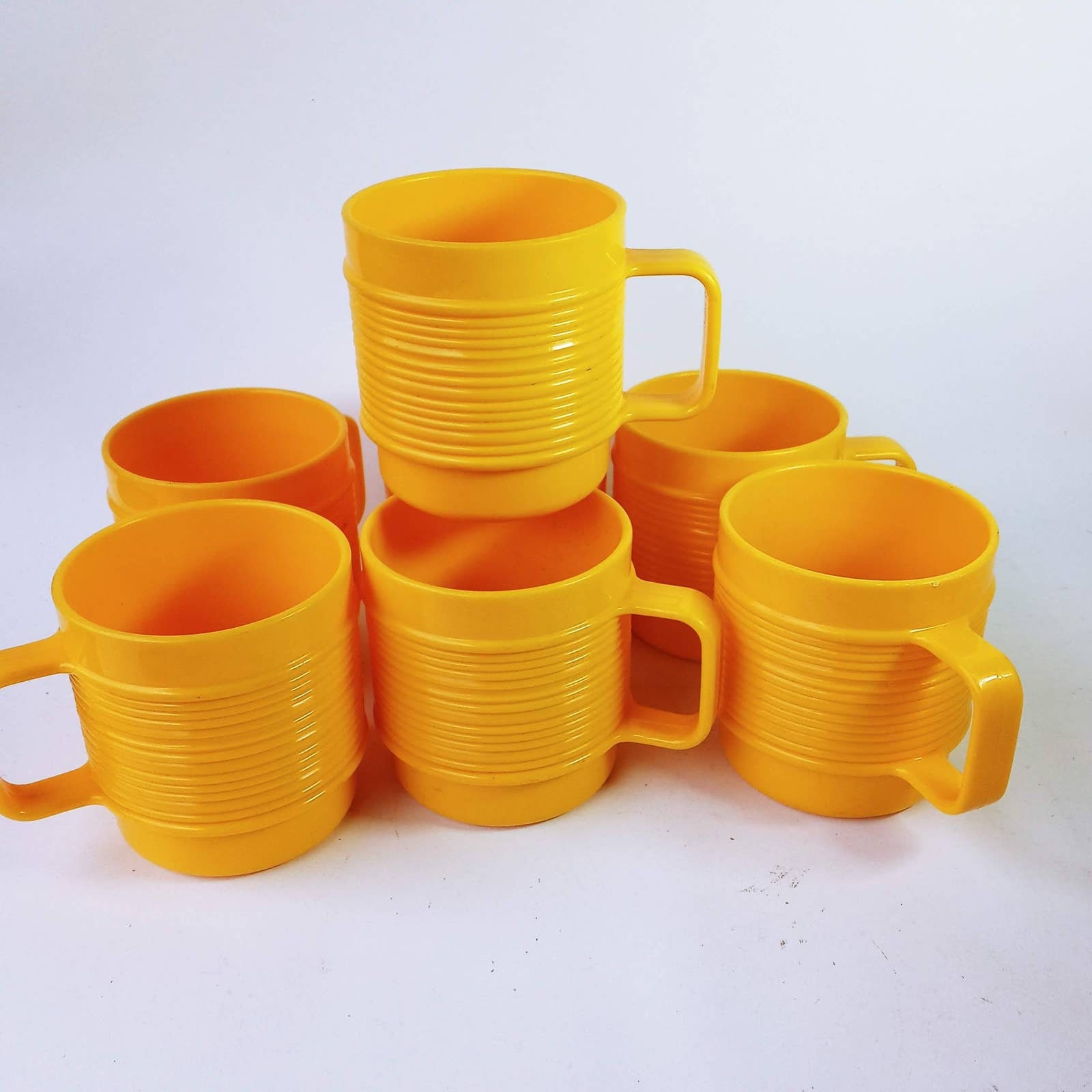 Vintage Rubbermaid Yellow Mugs Set of 7 Raised Rings Cups 