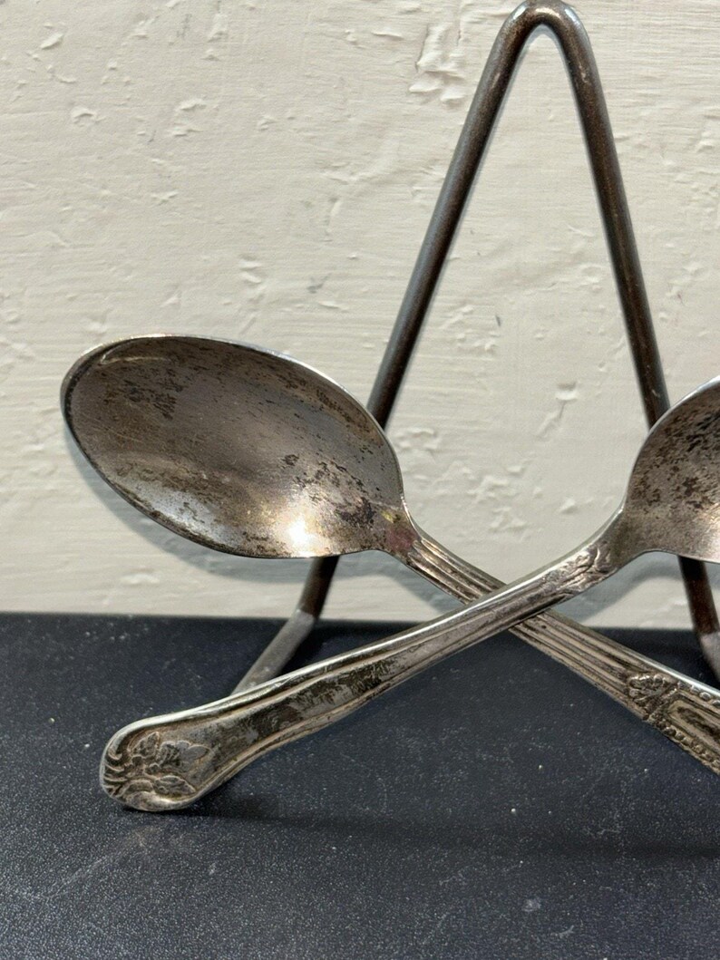 Anthropologie Crossed Silver Plated Spoon Stand Plate/Napkin/Art Holder 4.75” image 4