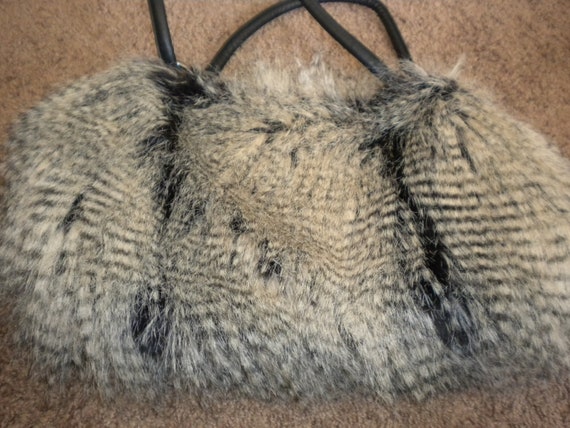 Adrienne Landau Raccoon  Faux Fur Large Shoulder … - image 3