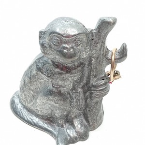Vintage Monkey Pewter Figure Ring Holder  (b3)