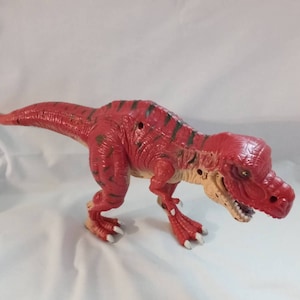 T-Rex Roaring Dinosaur Action Figure (mt)