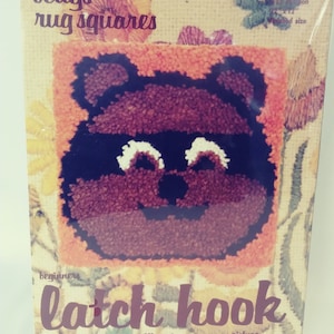 Vintage Raccoon Latch Hook For Beginners Betty&#39;s Rug Squares New Old Stock Pillow Wallhanging  Pictures (shelf)
