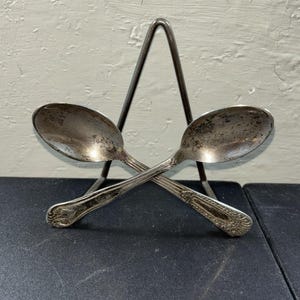 Anthropologie Crossed Silver Plated Spoon Stand Plate/Napkin/Art Holder 4.75” image 1