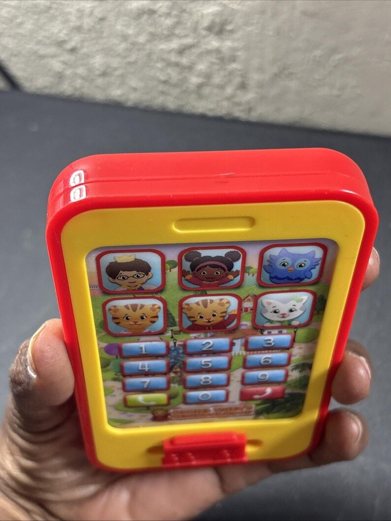 Daniel Tiger's Neighborhood Toy Cell Phone Pretend Play Working Sounds 2016 image 7