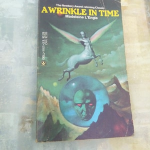 A Wrinkle In Time by Madeleine L'Engle Softcover Newberry Award Winning Classic