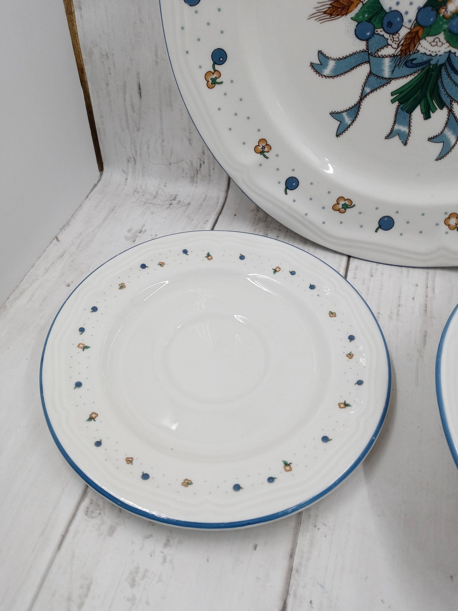 Vintage Blueberry Hearts Dinnerware By Tabletops Unlimited Etsy