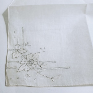 Vintage Desco Floral Embroidered Linen Handkerchief Cottagecore Silver Flower Hankie  (lbbb)
