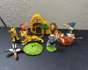 11pc Lion Guard Defend the Pride Lands & Lion King Action Figures And Play Set