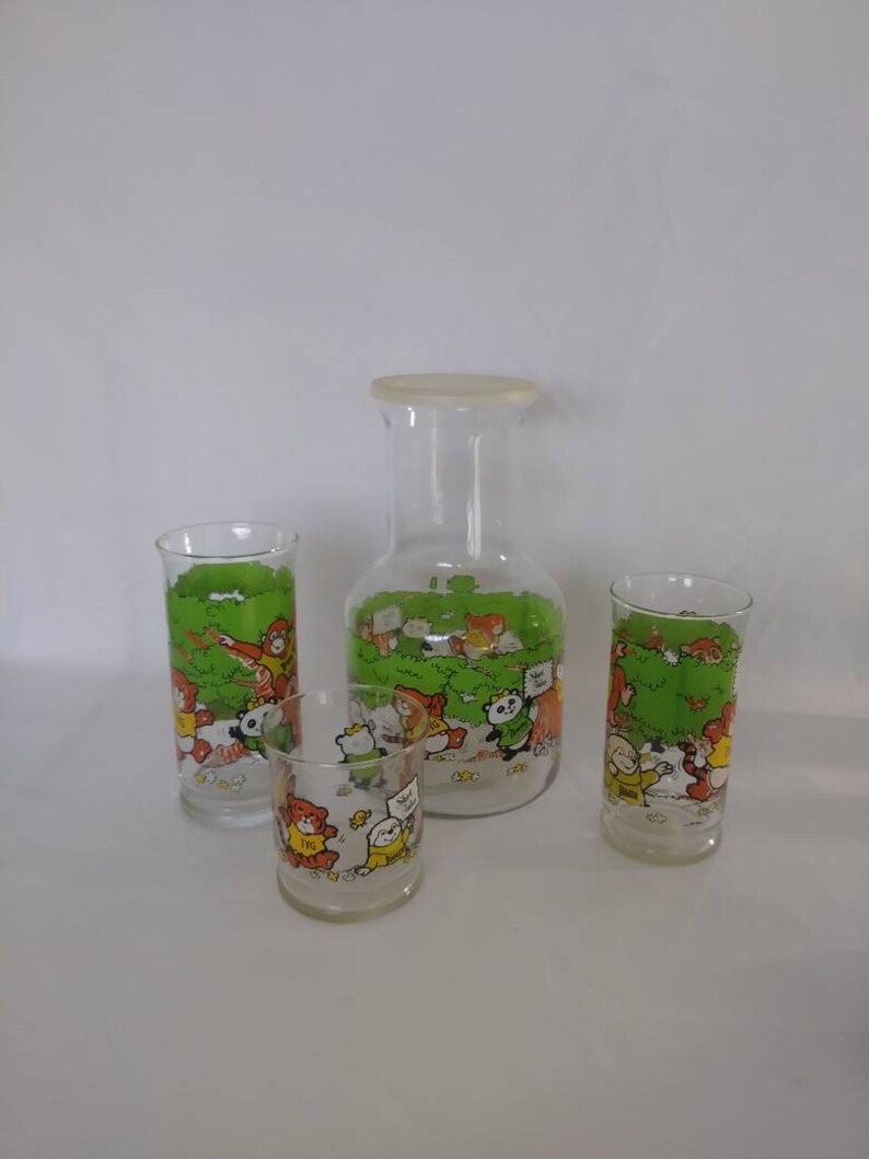 Vtg Shirt Tales Juice Pitcher w lid and Glasses Set of 4 1980s Hallmark Carafes n cover 2 tall Glasses n 1 small Cartoon Show Characters