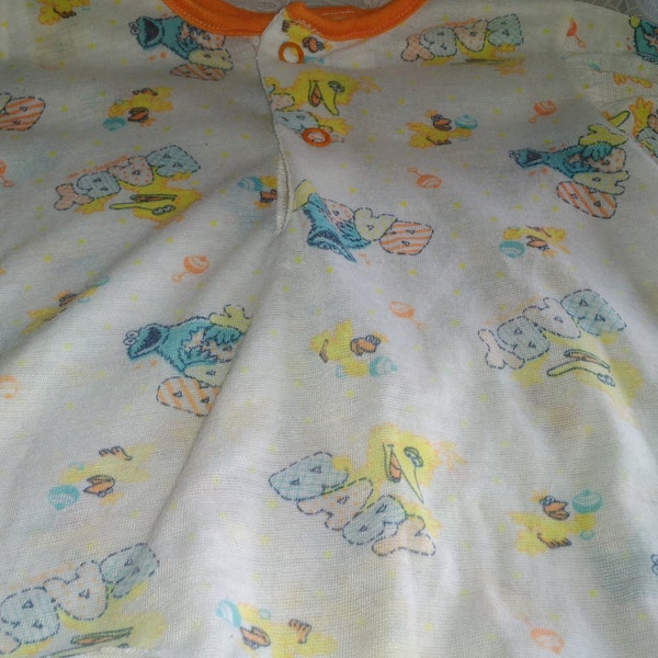 Vintage Infants Sesame Street Pajamas JC Penney (cut craft fabric) Big Bird Cookie Monster Baby Bird (2)