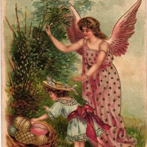 Postal de Pascua antigua Alemania Chubby Little Girl en La Cesta de Bonnets de Pascua con huevos de Pascua Ángel Rosa Estrella Vestido En relieve (2@1)