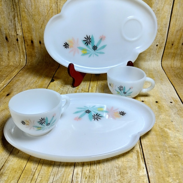 Atomic Flower Snack Plate & Tea Cups Set of 2 Vintage MCM Federal Glass  (su1)