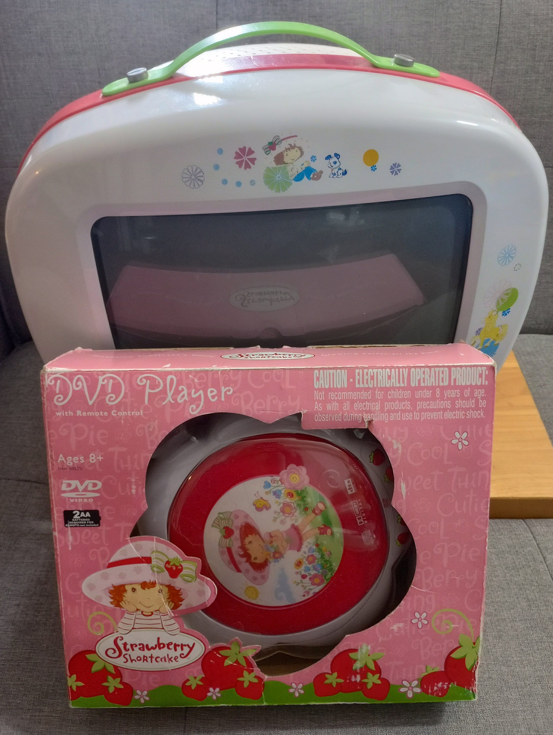 Vintage Strawberry Shortcake 13 Inch Crt TV With Remote and DVD