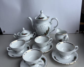 Royal Kent Poland Holiday Holly Tea Set Pot, 4 Cup and Saucers, Creamer & Sugar