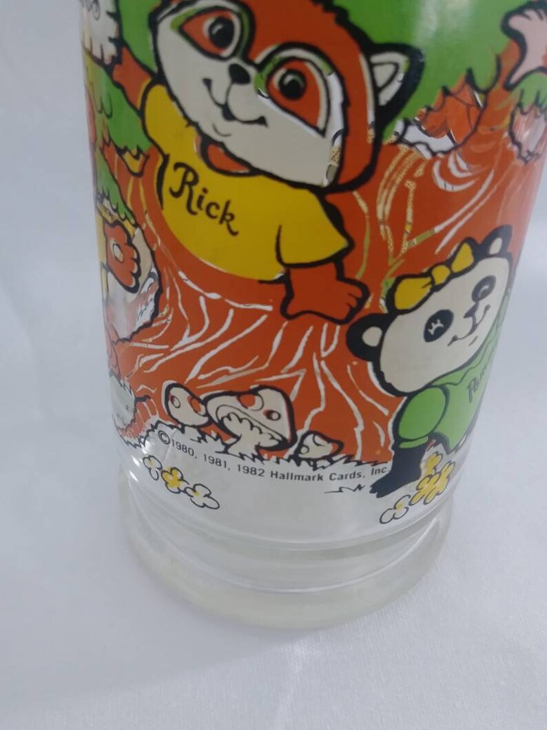 Vtg Shirt Tales Juice Pitcher w lid and Glasses Set of 4 1980s Hallmark Carafes n cover 2 tall Glasses n 1 small Cartoon Show Characters