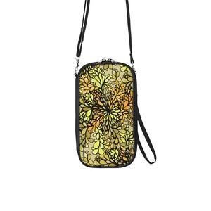 Cartera con diseño de garabatos y salpicaduras de cítricos