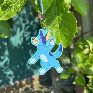 Porte-clés acrylique Bluey de 2 pouces