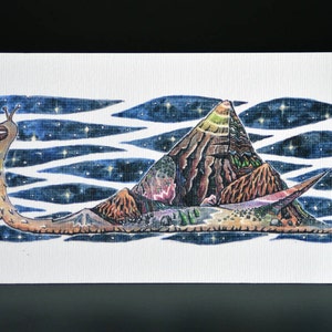 Montanha de pássaros de fantasia, cartão postal ilustrado, aquarela e impressão digital de tinta, criatura sonhadora e caprichosa, pássaro fantástico