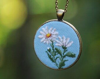 Daisies Embroidery Necklace: White Flower Pendant, Cotton Anniversary