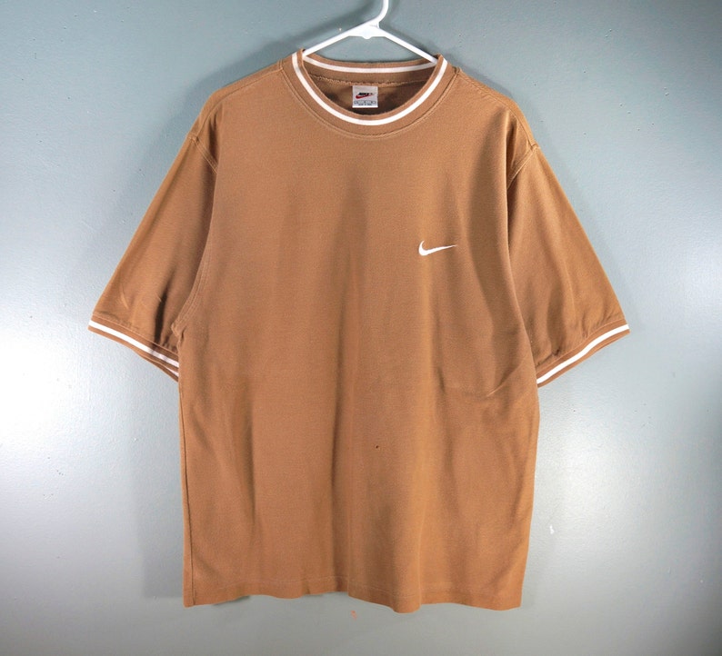 beige nike shirt beige nike shirt
