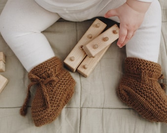 Camel wool baby booties