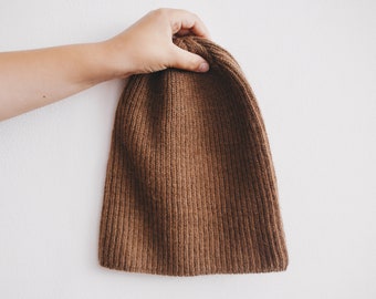 Cuffed 100% camel wool beanie - brown