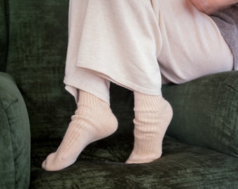 Organic camel wool ribbed socks