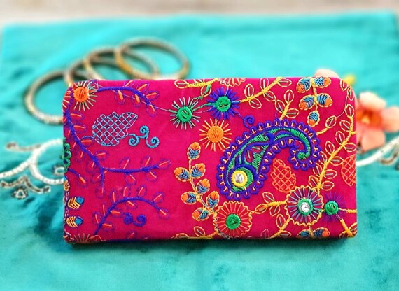 rajasthani clutch