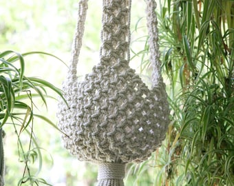 Chunky Macrame Plant Hanger, Basket Bottom, Vintage Inspired Wedding Decor