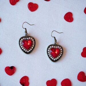 Rotes Herz Bronze Ohrring-Kettenset, glitzernde rote Herz Bronze Ohrringe, glitzernde rote Herz Kette, Valentinstag Geschenk ~ Valentine Kollektion 23&#39;