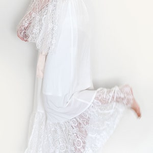 Robe longue douce et sexy avec bordure en dentelle (dos personnalisé)