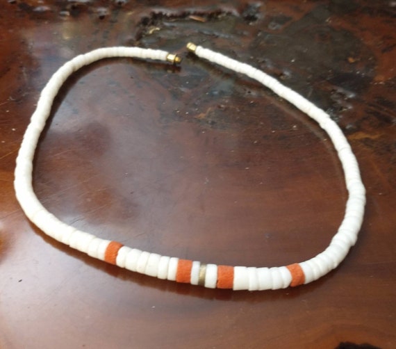 Puka shell sale necklace 1970s