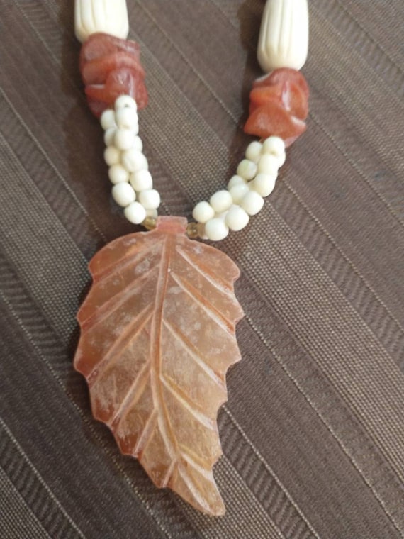 vintage natural shell necklace - Gem