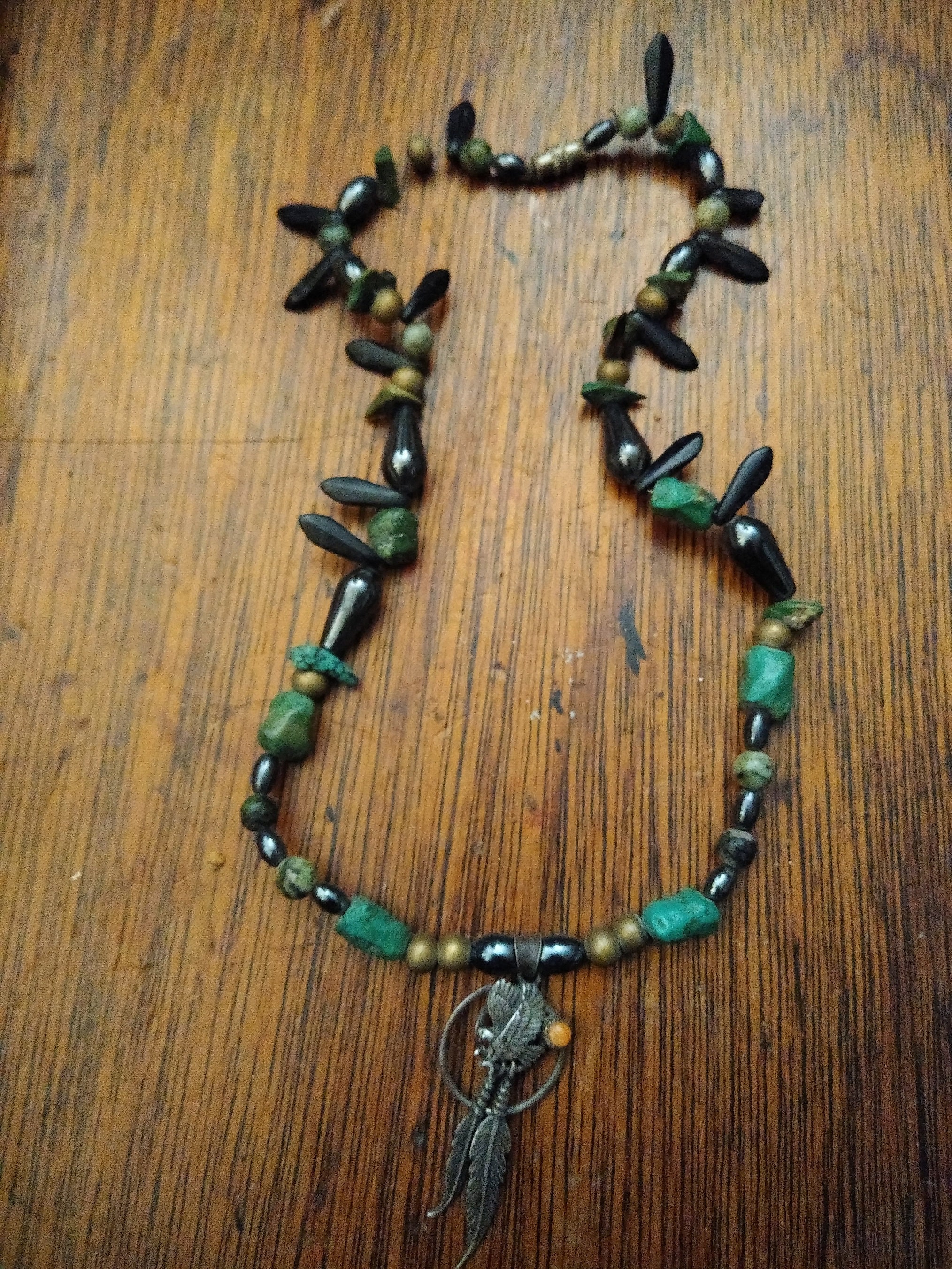 Native American CROW Beaded Necklace réalisé par Hawk Rising Etsy