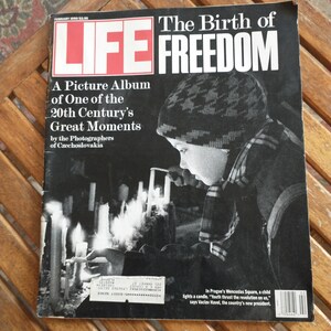LIFE Magazine February 1990 in Excellent Condition