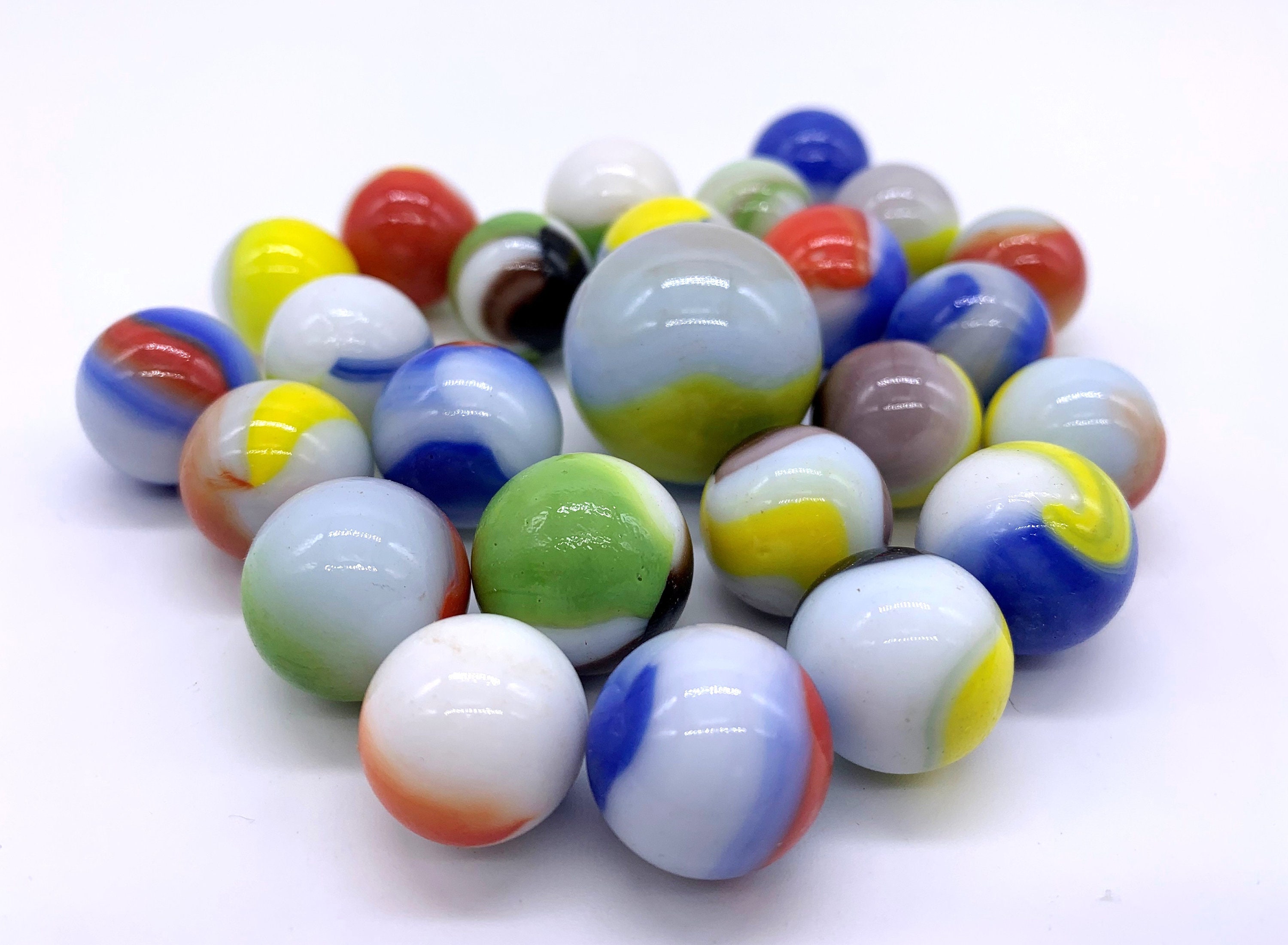 Net Bag of 25 Classic Agate Glass Mega Marbles Early Edition White W ...