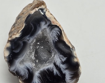 Mini Quartz Geode Agate Rocks 1''-2''– Pack of 3 Natural Crystal Geodes, Small Mineral Specimens for Collectors, Crafts, and Crystal Decor